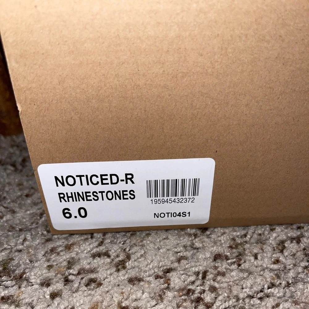 BRAND NEW Steve Madden rhinestone booties - Picture 5 of 5